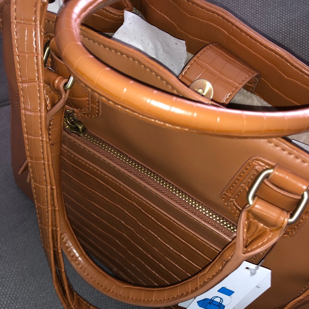 Handbag - Picture 3 of 4